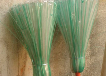 Vassoura Feita Com Garrafa Pet