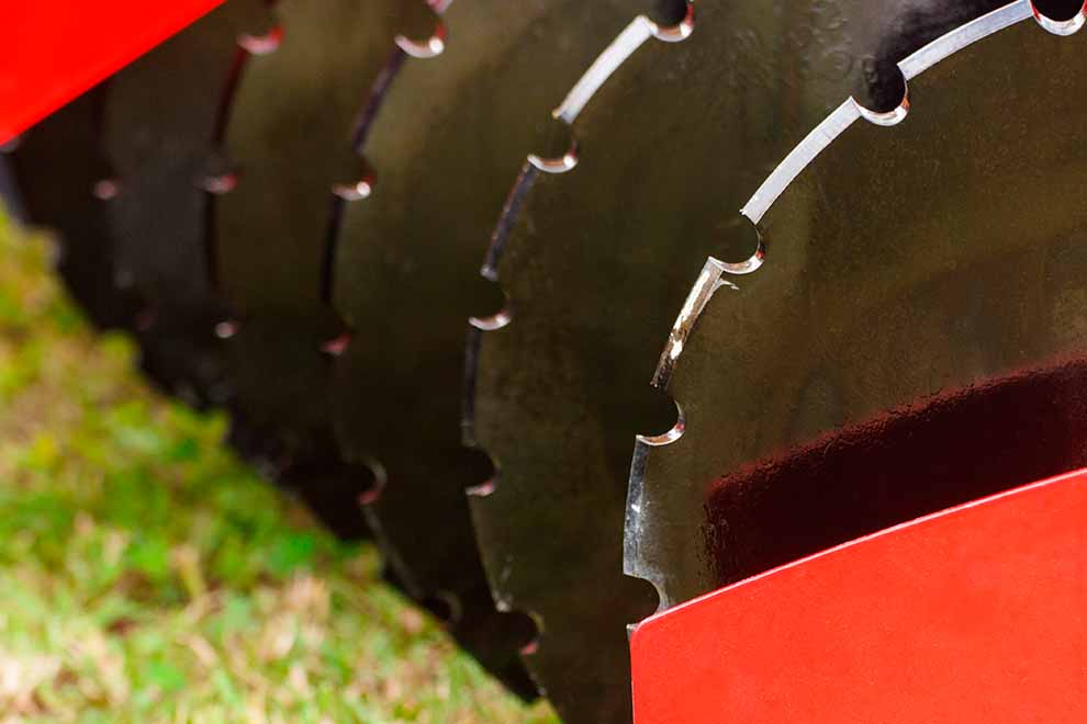 Tipos de lâminas para roçadeira: conheça 6 modelos